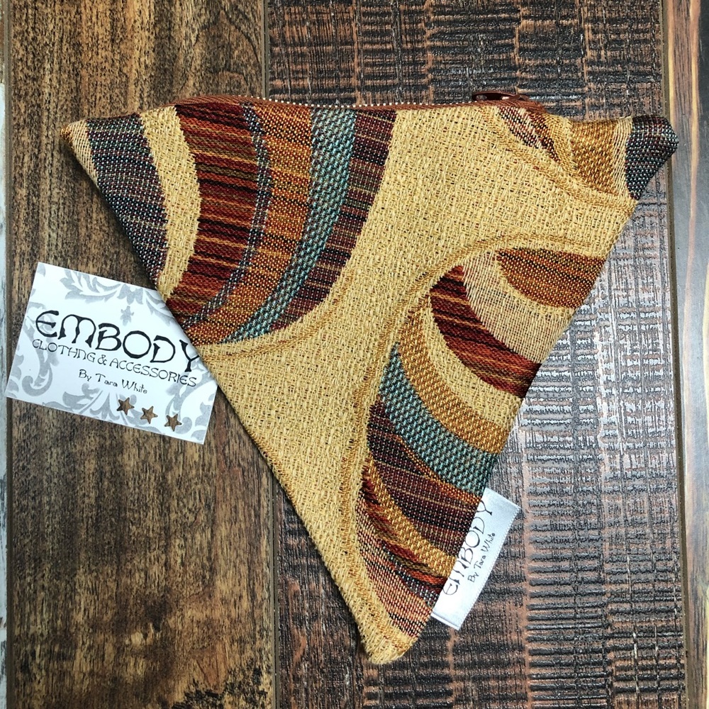 Triangle Belt Pouch Red Gold Retro EMBODY